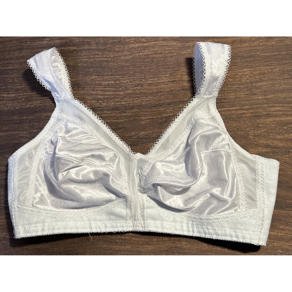 Playtex Bra Size 38C Padded Straps Lightweight Tag-Less NO PADDING